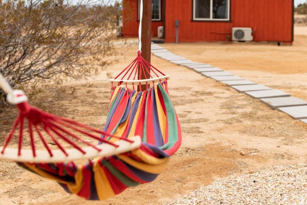 Cryptic Cabin-Tranquil Bohemian Getaway W/Hot Tub Yucca Valley Buitenkant foto
