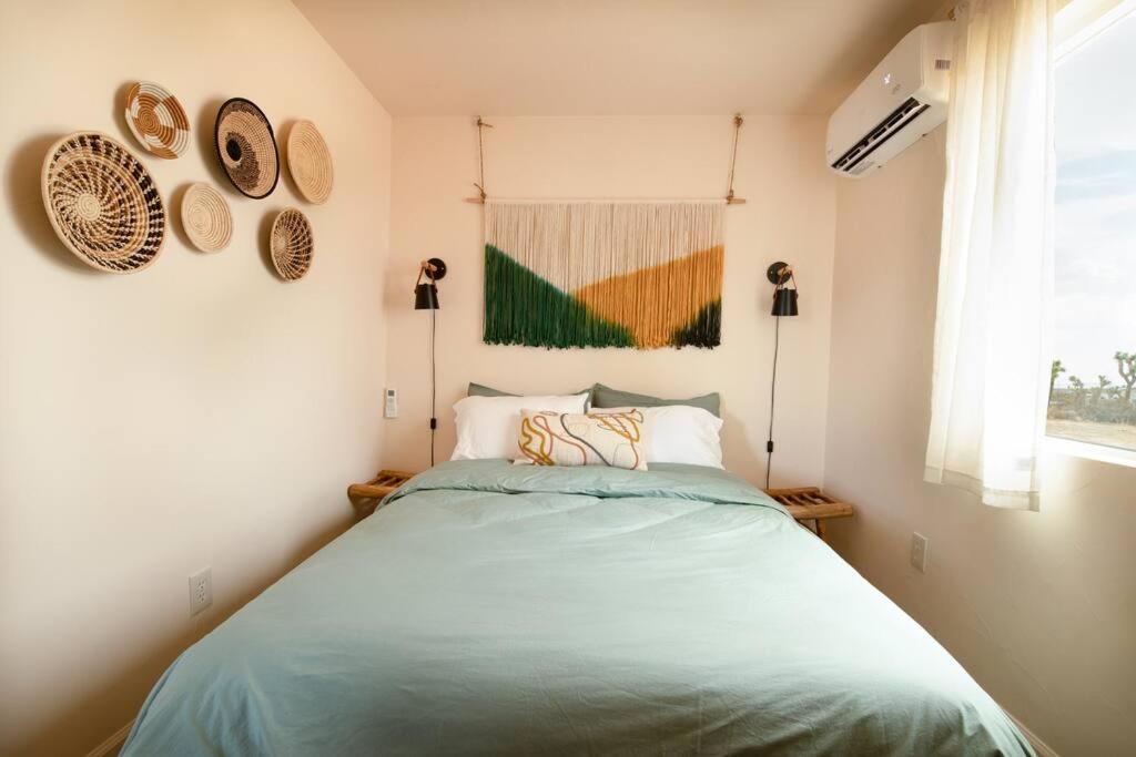 Cryptic Cabin-Tranquil Bohemian Getaway W/Hot Tub Yucca Valley Buitenkant foto
