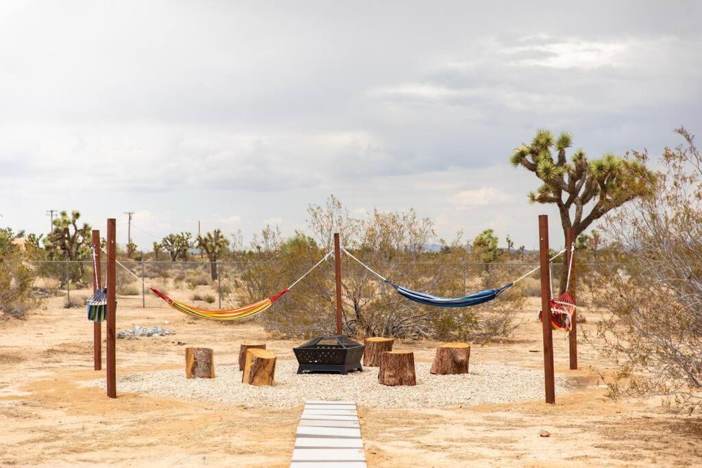 Cryptic Cabin-Tranquil Bohemian Getaway W/Hot Tub Yucca Valley Buitenkant foto