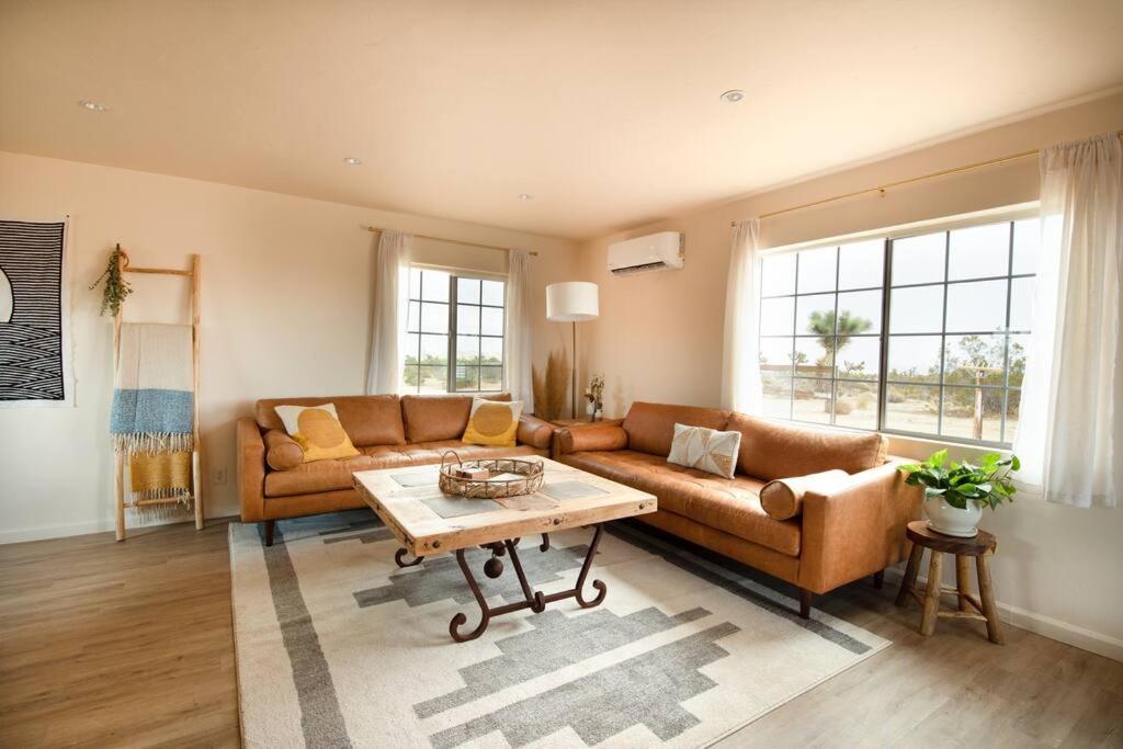 Cryptic Cabin-Tranquil Bohemian Getaway W/Hot Tub Yucca Valley Buitenkant foto