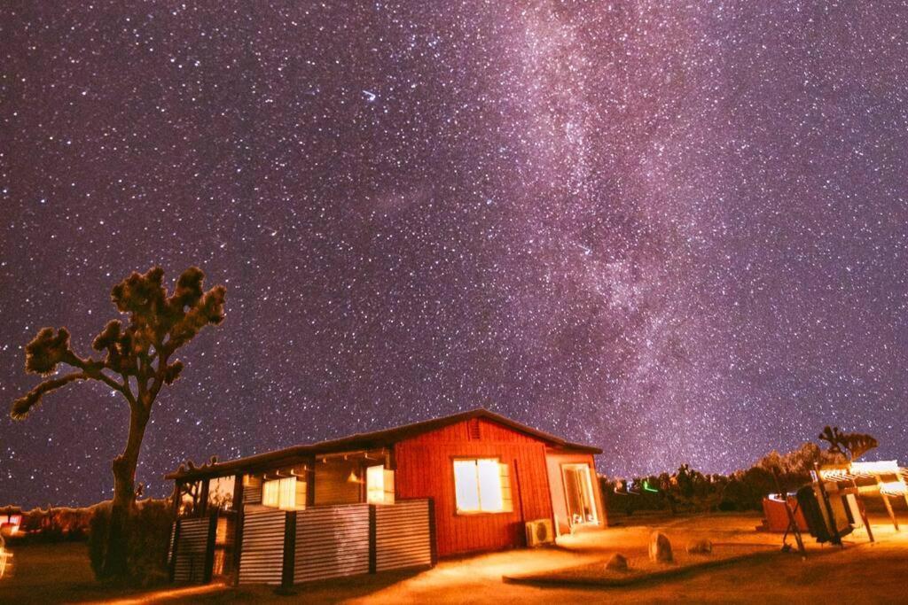 Cryptic Cabin-Tranquil Bohemian Getaway W/Hot Tub Yucca Valley Buitenkant foto
