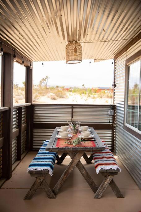 Cryptic Cabin-Tranquil Bohemian Getaway W/Hot Tub Yucca Valley Buitenkant foto